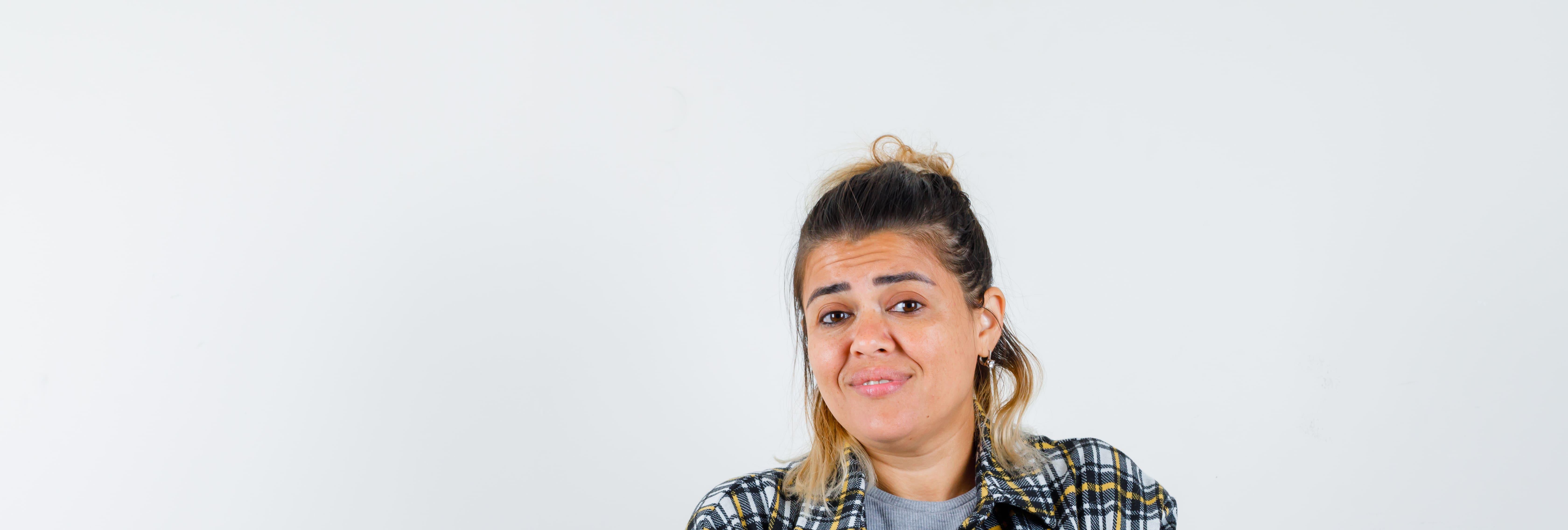 expressive-young-lady-posing.jpg
